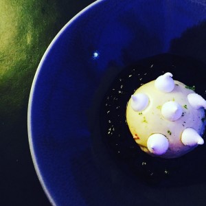 ❄️ Yummy le cheesecake myrtille-citron du #picblanc • #eatdessertfirst #epicurienne #valence #miam • @annesophiepic @davidsinapian